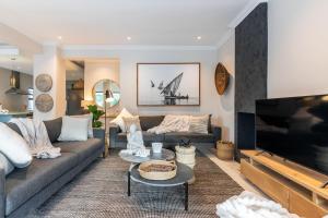 Boutique Coastal Retreat