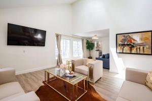 San Diego Luxury Getaway - Only 15 min to Downtown