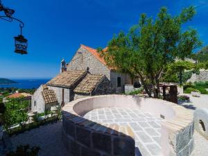 Apartment with sea view in Orasac