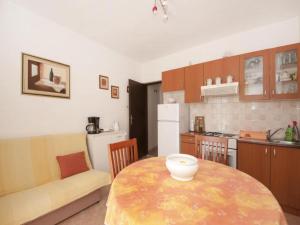 Apartments Mira - One Bedroom Apartment with Balcony A2
