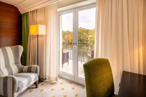 King Executive Room with Lake View room in Kempinski Hotel Frankfurt Gravenbruch