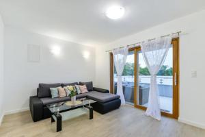 Villa with roof terrace 50 meters from the beach- by TA Leut Agency