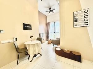 Urban Suites #Walnut 1BR 1Bath suite #Infinity Pool #3pax #1Queen 1Single #Quality well maintained #Private host
