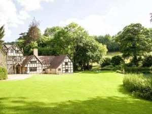 The Game Larders - Uk42478 - Kerne Bridge