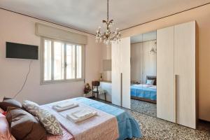 Venice Magic Night Apartment Summer Vibes