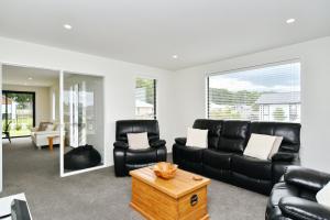 Woodend Getaway Haven - Christchurch Holiday Homes