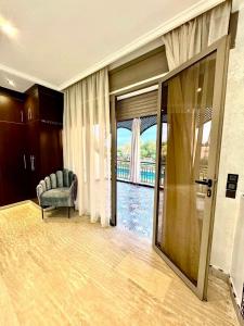 Medley Luxury Villa - PARKING, WIFI & PISCINE