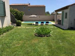 nice home rental in the hearth of the village mouriès, in the natural park of the alpilles