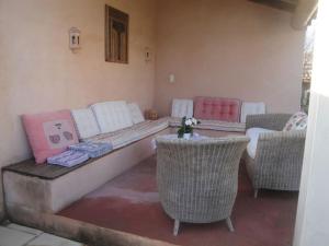 nice home rental in the hearth of the village mouriès, in the natural park of the alpilles