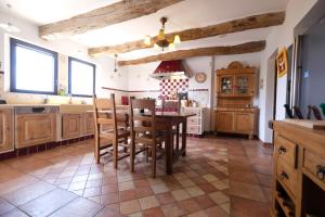 luxury mas with private infinity pool in the heart of the alpilles, 10 persons