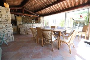 Villas Very pleasant vacation rental with heated pool in the Luberon : photos des chambres