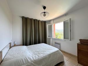 Villas Villa Paloma pour 6 personnes avec piscine privee, a deux pas du Golf de Valcros, a La Londe-Les-Maures : photos des chambres