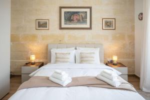 Exclusive Seafront Townhouse Central Sliema, Valletta Sea view