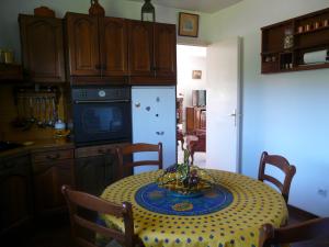 Maisons de vacances First floor of a typical house close to Aix en Provence 6 personnes : photos des chambres