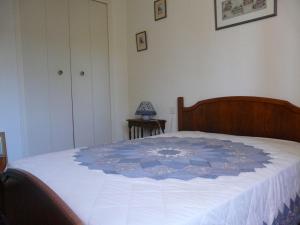 Maisons de vacances First floor of a typical house close to Aix en Provence 6 personnes : photos des chambres