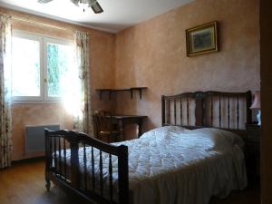 Maisons de vacances First floor of a typical house close to Aix en Provence 6 personnes : photos des chambres