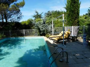 Maisons de vacances First floor of a typical house close to Aix en Provence 6 personnes : photos des chambres
