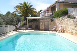 vacation home with private swimming-pool and a nice view on the luberon mountain, located in merindol, 8 persons