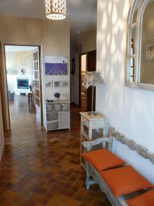 Villas vacation home with private swimming-pool and a nice view on the luberon mountain, located in merindol, 8 persons : photos des chambres