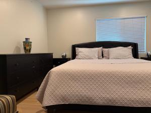 Pasadena Old Town village