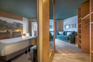 Prestige Double Room Mont-Blanc view room in Mercure Chamonix Centre