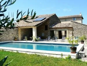typical provencal farm 18ème in gordes, luberon area in provence with great charm with magnificent view, ideal for family or friends reunions - 12 persons - 戈尔德 typical provencal farm 18ème in gordes, luberon area in provence with great charm with magnificent view, ideal for family or friends reunions - 12 persons - 戈尔德