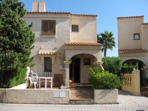 Tranquila casa de vacaciones con terraza R139 by Novadesta