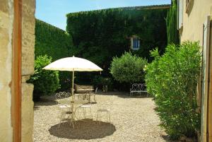 Villas typical provencal farm 18eme in gordes, luberon area in provence with great charm with magnificent view, ideal for family or friends reunions - 12 persons : photos des chambres