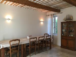 Villas typical provencal farm 18eme in gordes, luberon area in provence with great charm with magnificent view, ideal for family or friends reunions - 12 persons : photos des chambres