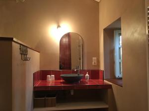 Villas typical provencal farm 18eme in gordes, luberon area in provence with great charm with magnificent view, ideal for family or friends reunions - 12 persons : photos des chambres