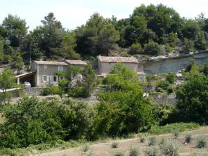 19th century Provencal Mas with pool in Provence in the Luberon, sleeps 6