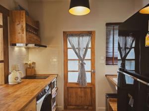 Little Cottage - 3BR House for family vacation By Little Latte House