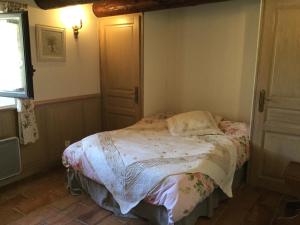 Villas typical provencal mas with pool, a little corner of paradise with view of sainte victoire, close to aix en provence, sleeps 10. : photos des chambres