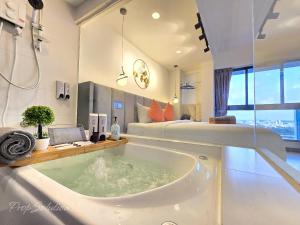 Cozy Loft Suite 2BR JB CIQ 7Pax