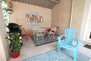 Maisons de vacances Pleasant part of house with pool to share in Vaucluse, 4/6 people : photos des chambres