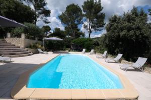 Maisons de vacances Pleasant part of house with pool to share in Vaucluse, 4/6 people : photos des chambres