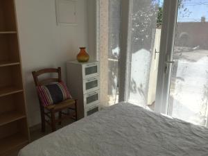 Maisons de vacances pretty gite with pool in cavaillon, beautiful view on the luberon mountains, 4 people. : photos des chambres