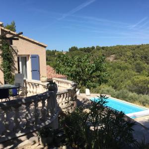 Maisons de vacances pretty gite with pool in cavaillon, beautiful view on the luberon mountains, 4 people. : photos des chambres