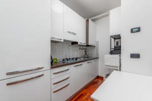 Free Private Parking - 5min to Metro - Balcony - Quiet