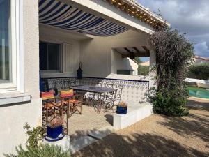 Villas Villa climatisee avec piscine privee 8 personnes proche des plages menage offert : photos des chambres