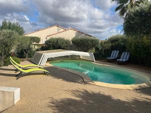 Villas Villa climatisee avec piscine privee 8 personnes proche des plages menage offert : photos des chambres