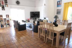 Maisons de vacances pleasant one-level villa with private pool in the thor village, close to l'isle sur la sorgue - 6 persons : photos des chambres
