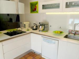 Maisons de vacances pleasant one-level villa with private pool in the thor village, close to l'isle sur la sorgue - 6 persons : photos des chambres