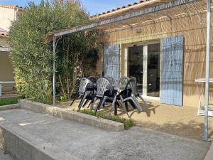 pleasant gîte, with collective heated swimming pool, in the heart of the alpilles in mouriès, 46 people.