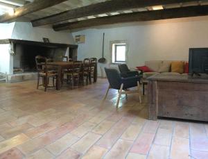 Maisons de vacances typical provencal farm in an exceptional natural site, the alpilles park - 8 people. : photos des chambres
