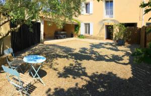 Provencal part with private pool, near Avignon, 6 sleeps.