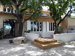 Maisons de vacances Charming Provencal Mas with pool by Taillades, close to Cavaillon in the Luberon, sleeps 6. : photos des chambres