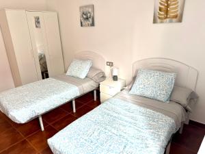 Evamar House 3 Bedrooms Private Garden and Swimming Pool