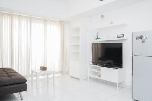 Modern Comfy 2BR Casa De Parco Apartment By Travelio