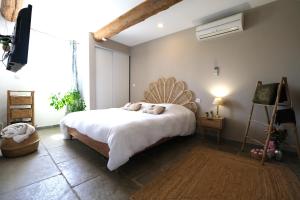 Villas beautiful provencal mas with pool in barbentane, close to avignon, sleeps 8. : photos des chambres